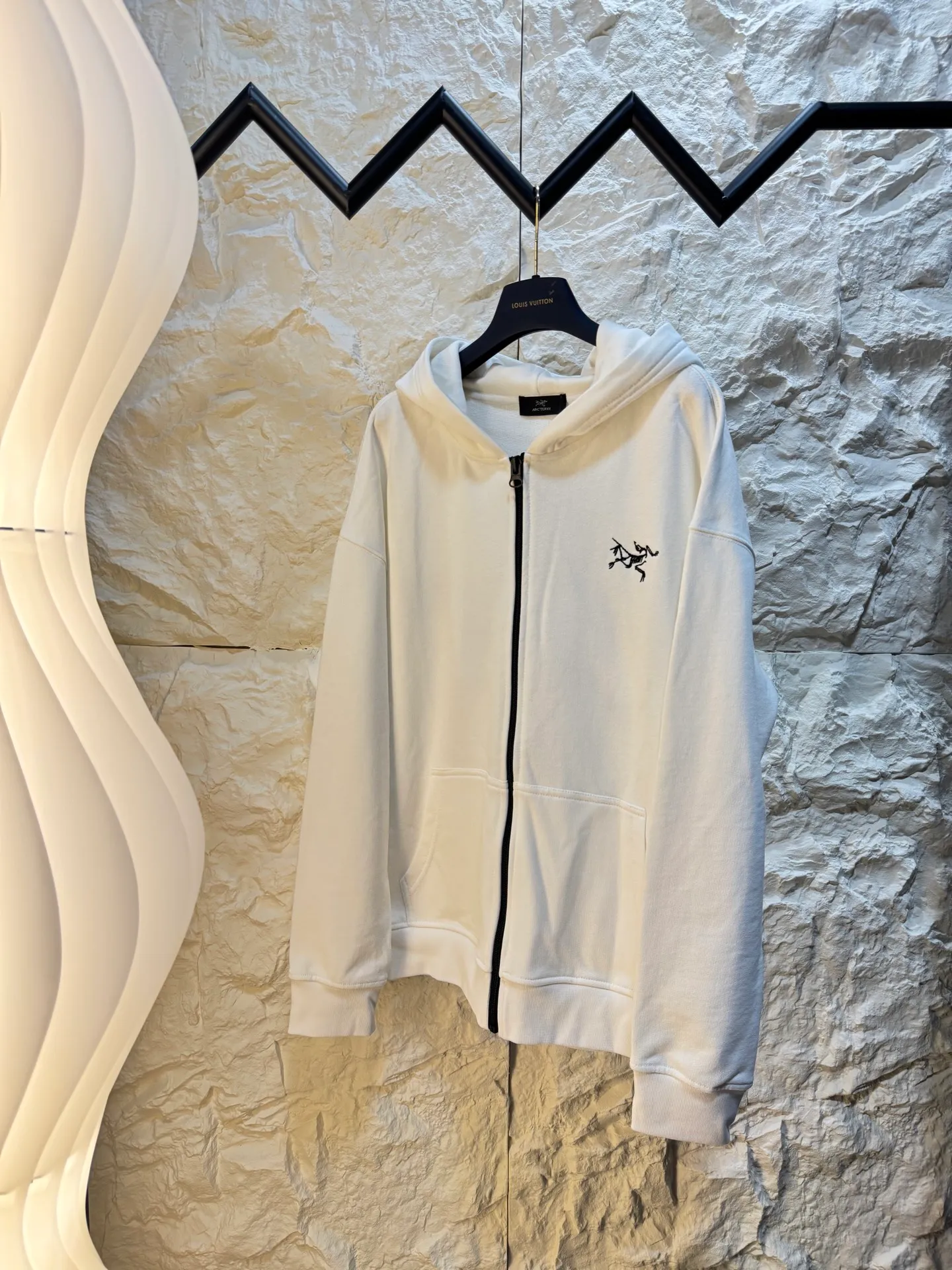190 Arc'teryx g （ ） Quality Premium Quality Color：Black White Size：M/L/XL/XXL M L XL XXL 120 124 128 132 69 71 73 75 62 64 66 68 54 55 56 57 （ ： 1～3 cm ）